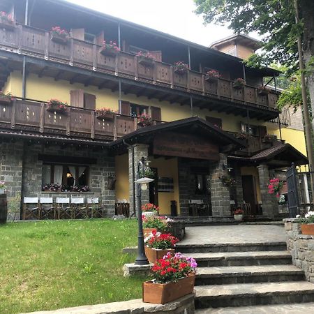 Albergo Bertocchi Collagna Kültér fotó
