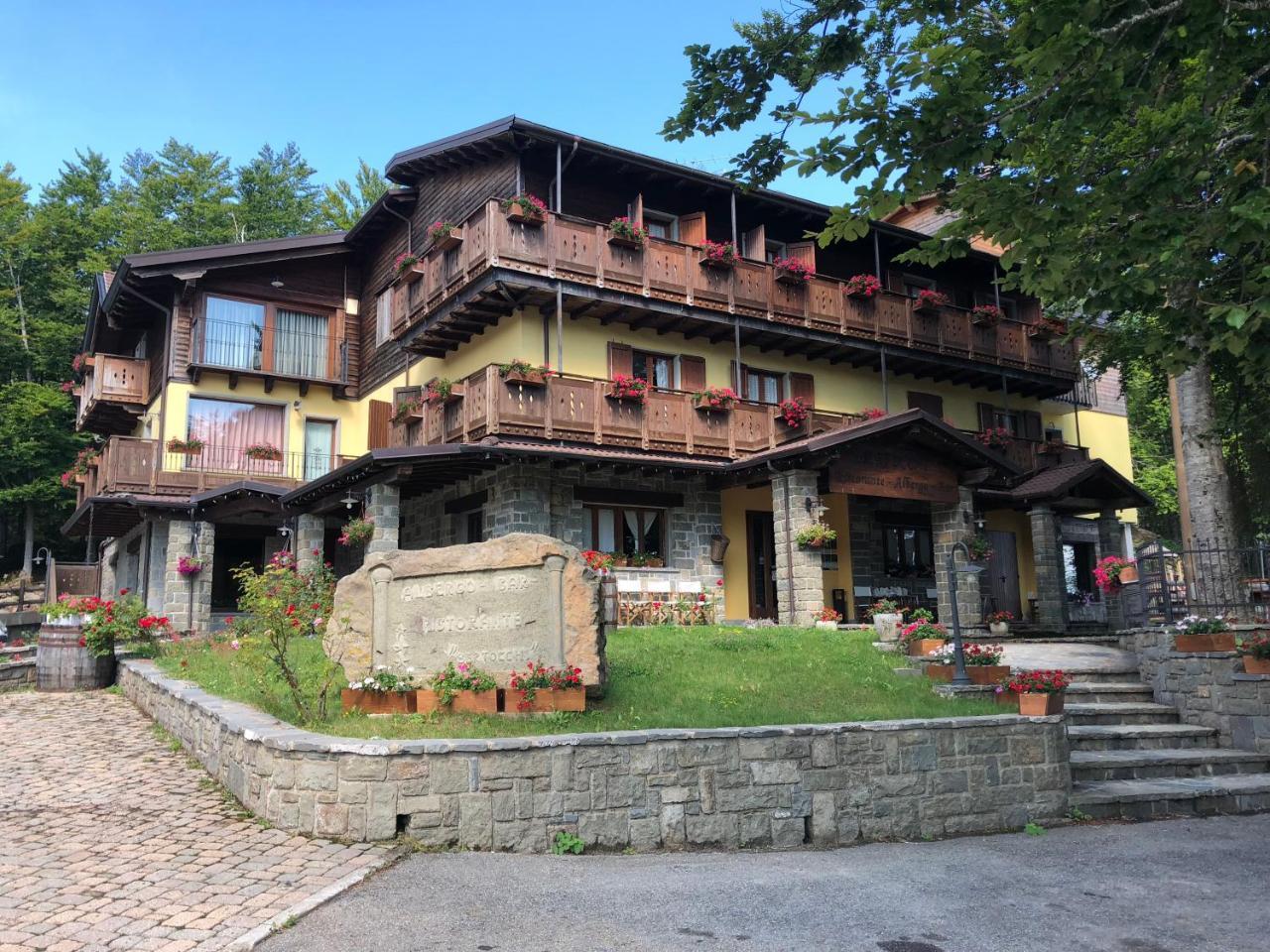 Albergo Bertocchi Collagna Kültér fotó